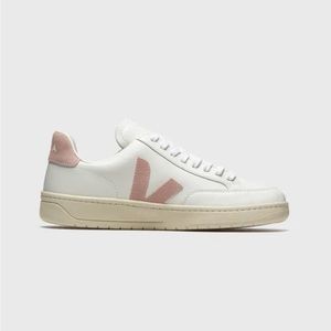 VEJA V-12 LEATHER